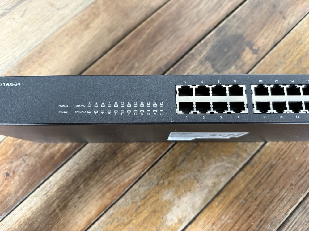 ZyXEL (GS1910-24) Network Switch