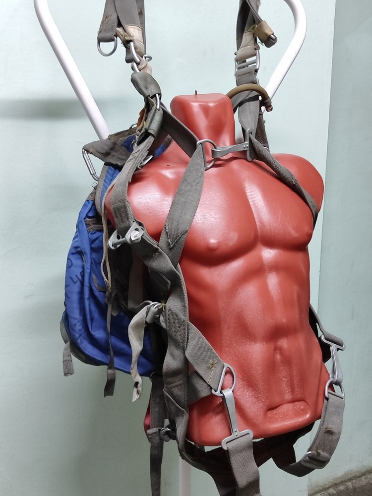 Vintage Soviet Parachute D-6 Series 4 Backpack + Suspension System,Original USSR