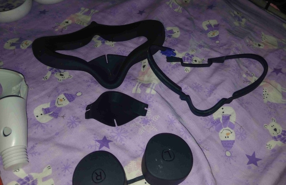 Meta Wireless VR Headset Bundle with Controllers, Protective Case, Accessories