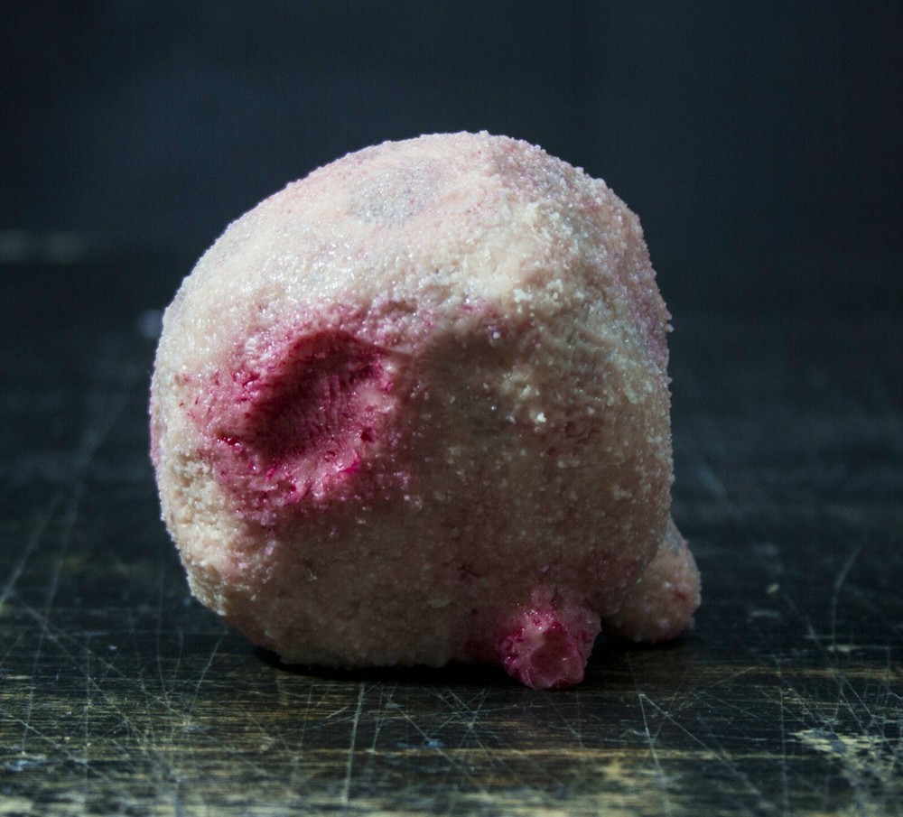 Squishy Flesh Eye Nodule with Moveable Eye