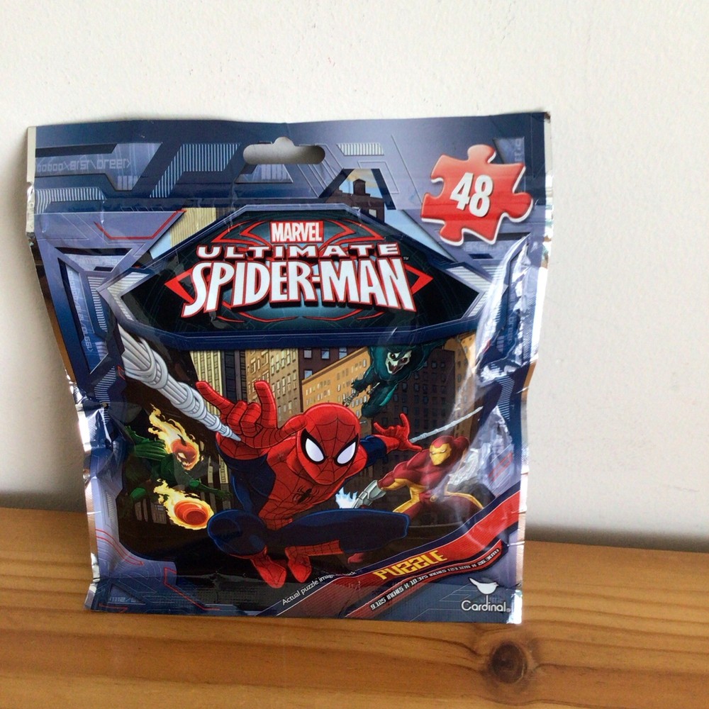 Cardinal Marvel Ultimate Spider Man 48 Piece Puzzle In Bag