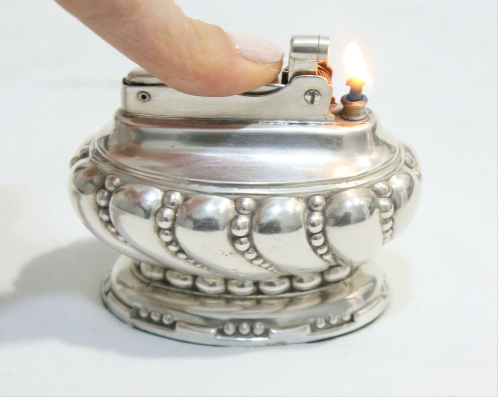 Vintage Silver Plate Ronson "CROWN " Table Lighter Set in Working Condition