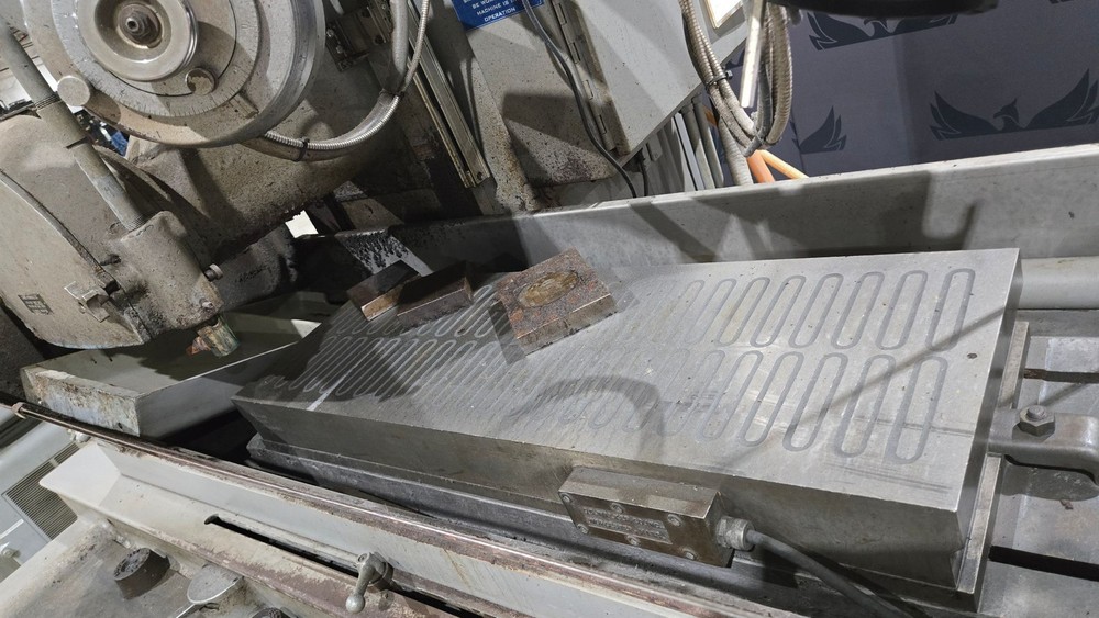 GALLMEYER & LIVINGSTON 550 RECIPORCATING SURFACE GRINDER USED