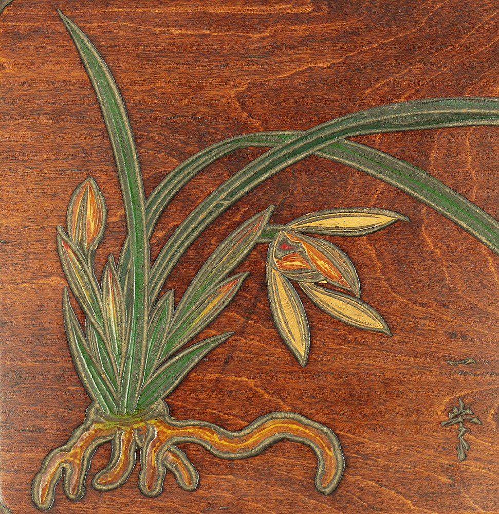 一峰 Ippo 'Orchid' Sanuki Lacquer Carving Square Box VA416