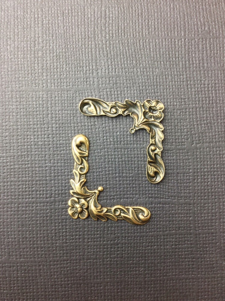 23583 4 Pc. Brass Oxidized Victorian Corners Finding