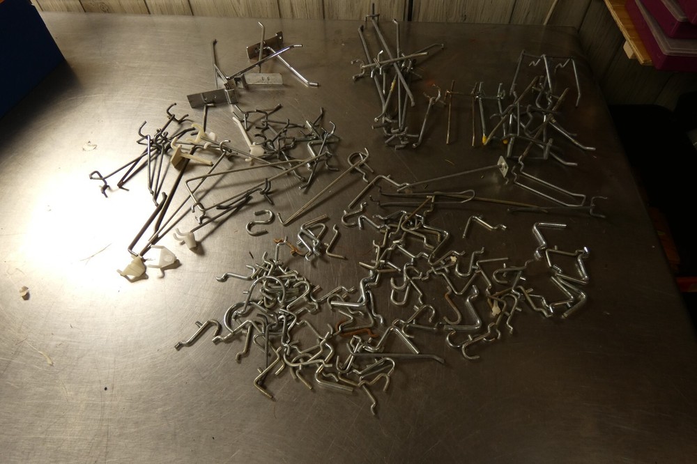 ASSORTED Peg board hooks RETAIL GARAGE WORKSHOP STORAGE LOT OF 140+ Mixed sizes