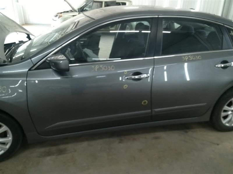 ALTIMA 2014 High Mounted Stop Light 1039984341