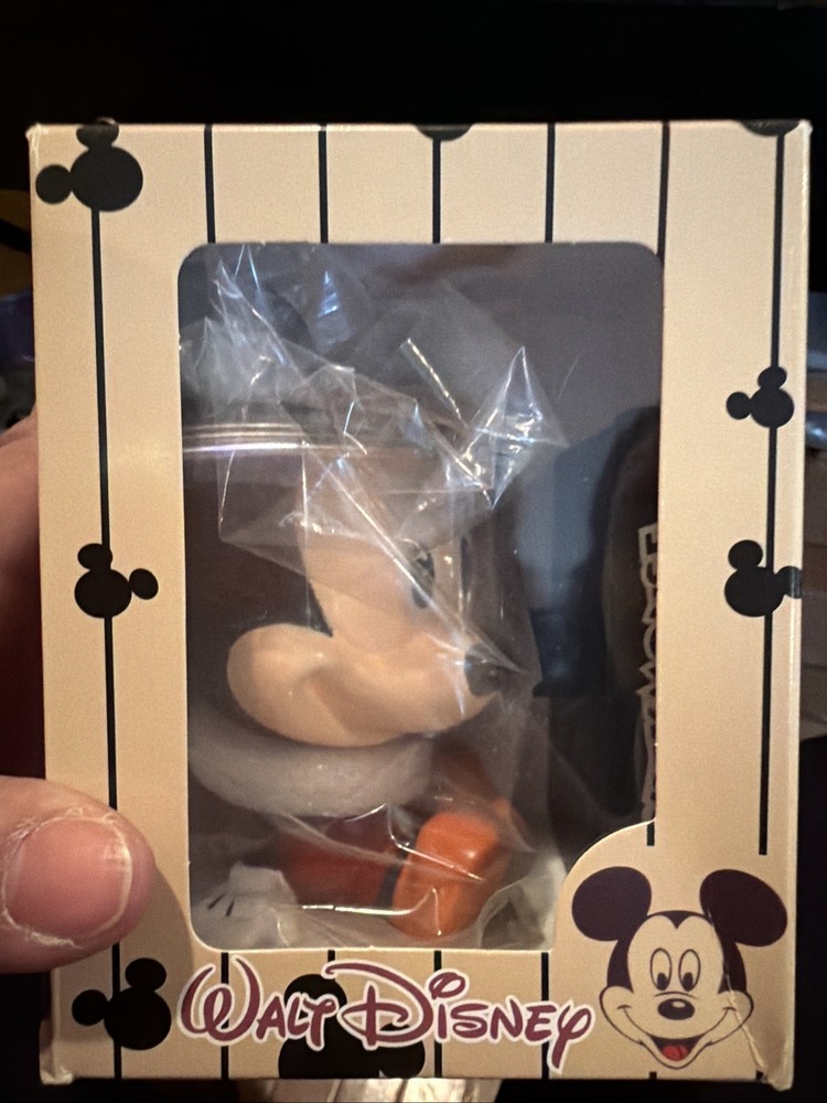 Mickey Mouse Automobile Head Shaking Doll