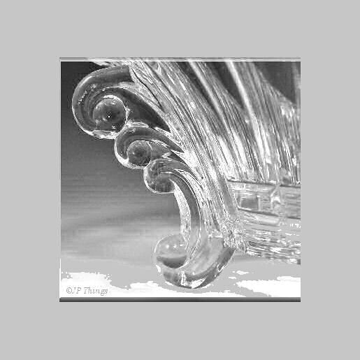 Elegant Rich Looking Scroll Footed Oval Console / Centerpiece Bowl Incredible