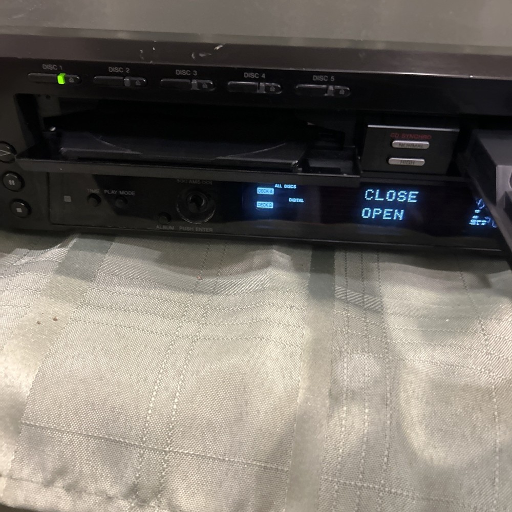 Sony 5 Cd Changer RCD-W500C