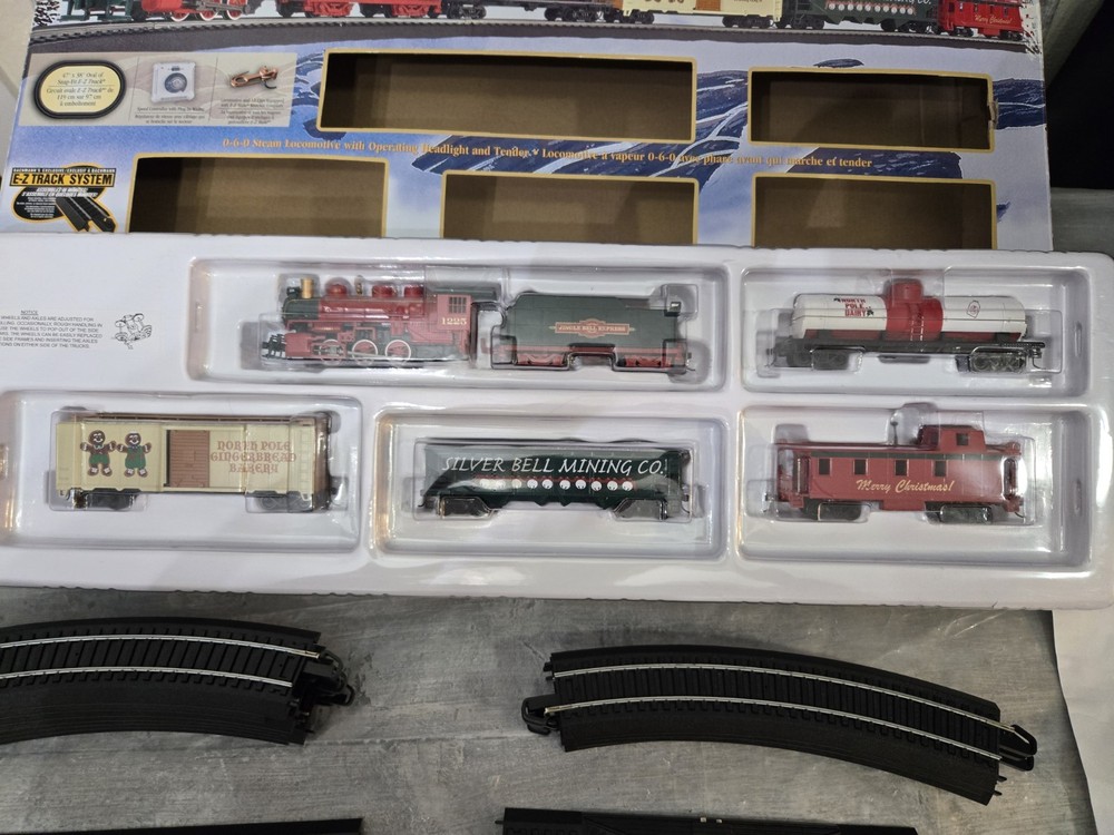 BACHMANN JINGLE BELL EXPRESS 00724 NICE!!!*