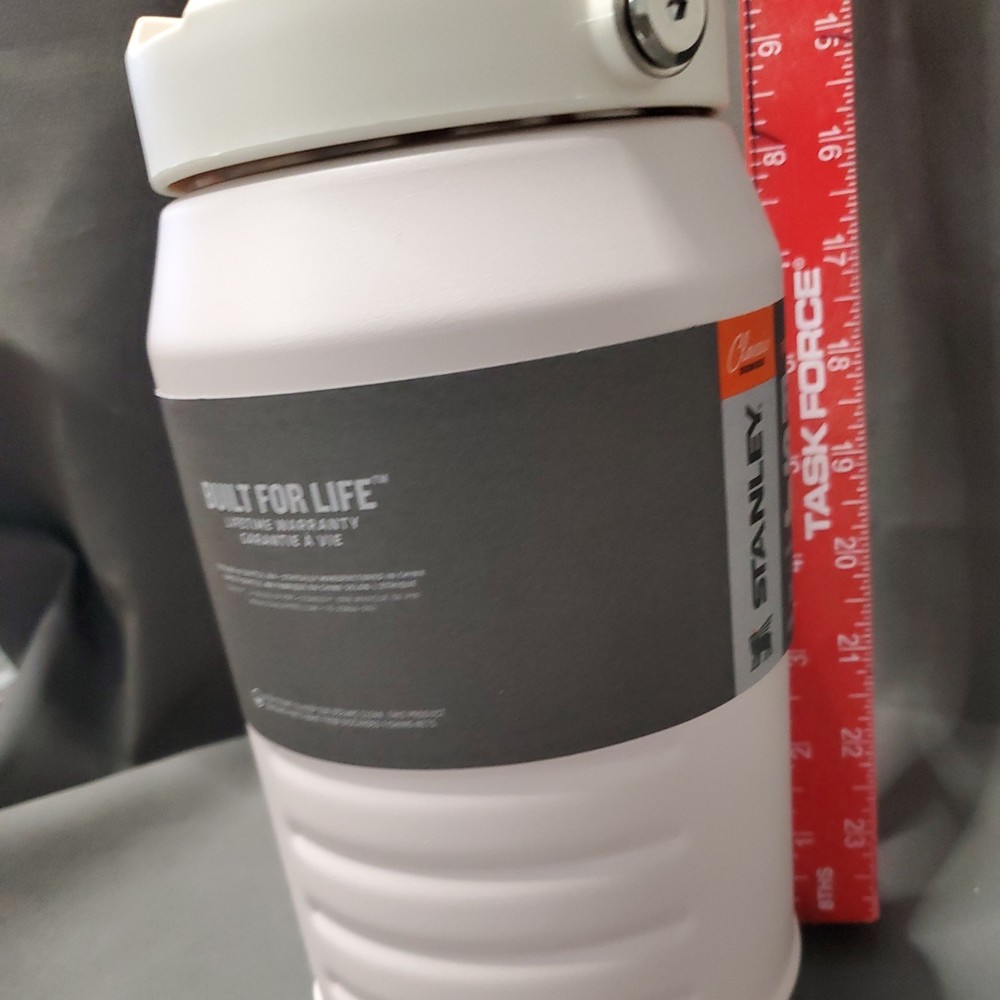 Stanley flip Straw Jug 64 Oz