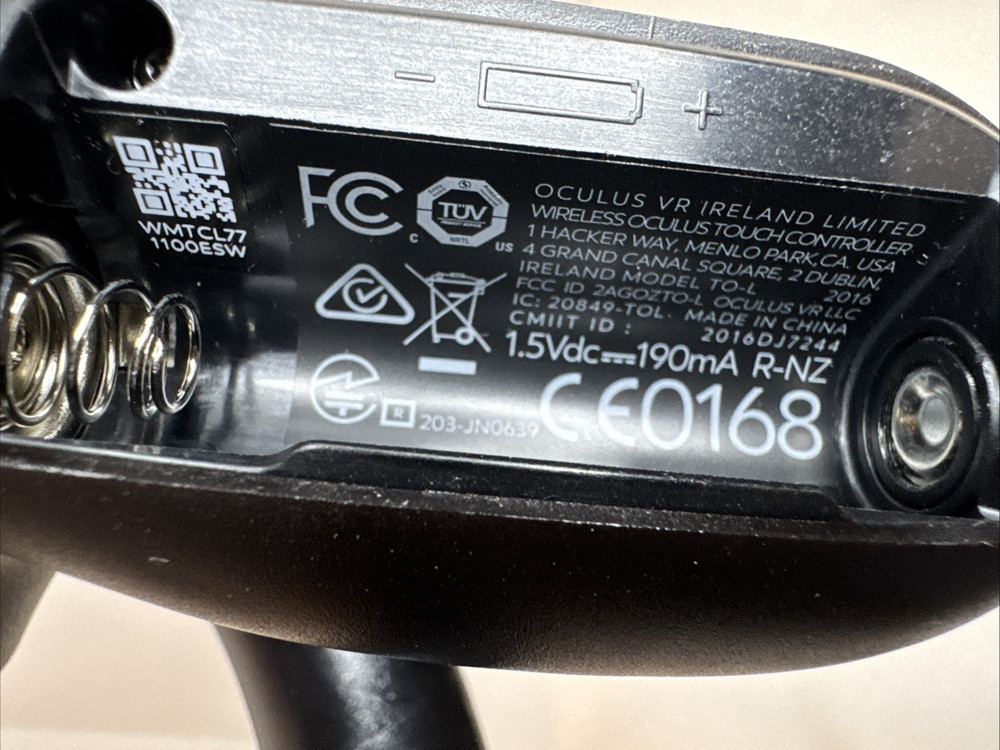 OCULUS RIFT VR TOUCH CONTROLLERS TO-L TO-R