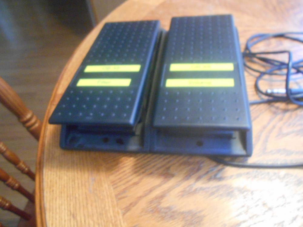 PAIR YAMAHA CB 83742 EXPRESSION PEDALS