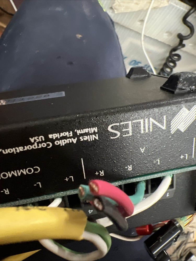 Niles DPS-1 Amplifier / Speaker Selector A/B Switch