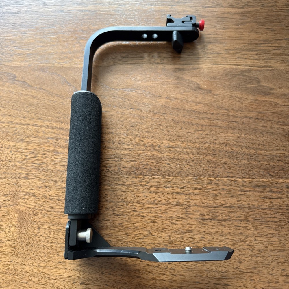 Stroboframe Dennis Reggie Flash (Standard Size) Bracket Vertical Clearance 8.5”