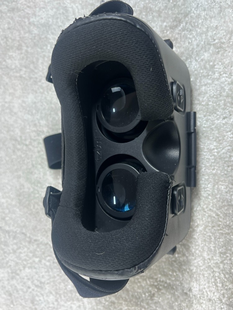 Tzumi Dream Vision - Virtual Reality Headset with Bluetooth