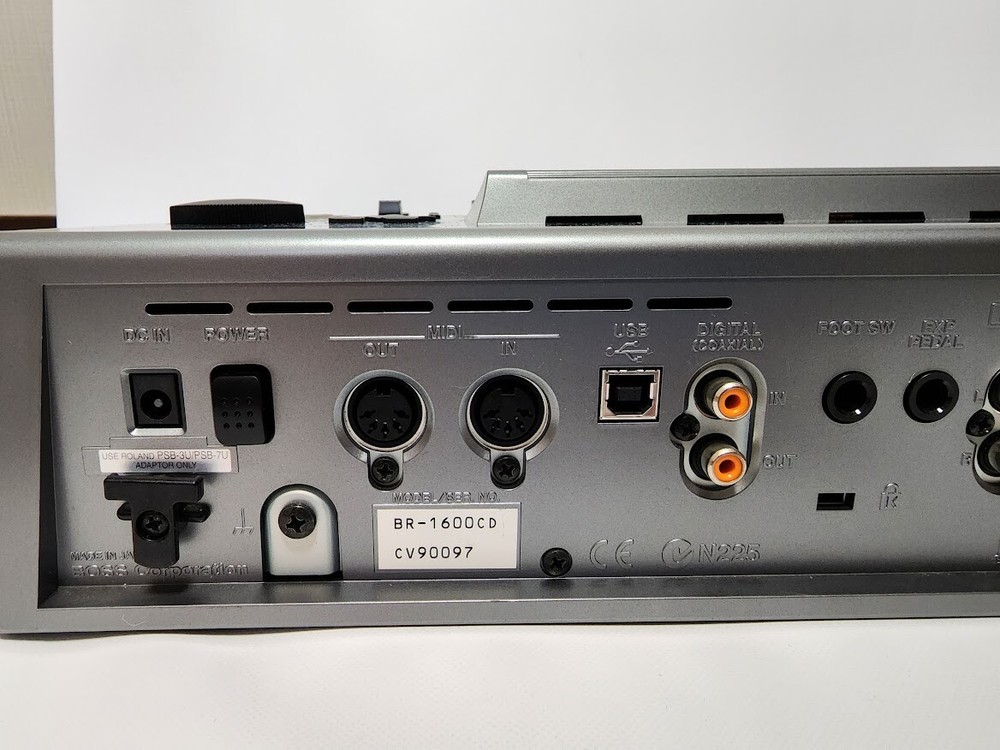 BOSS BR-1600CD Digital Record Studio Multi Track Recorder