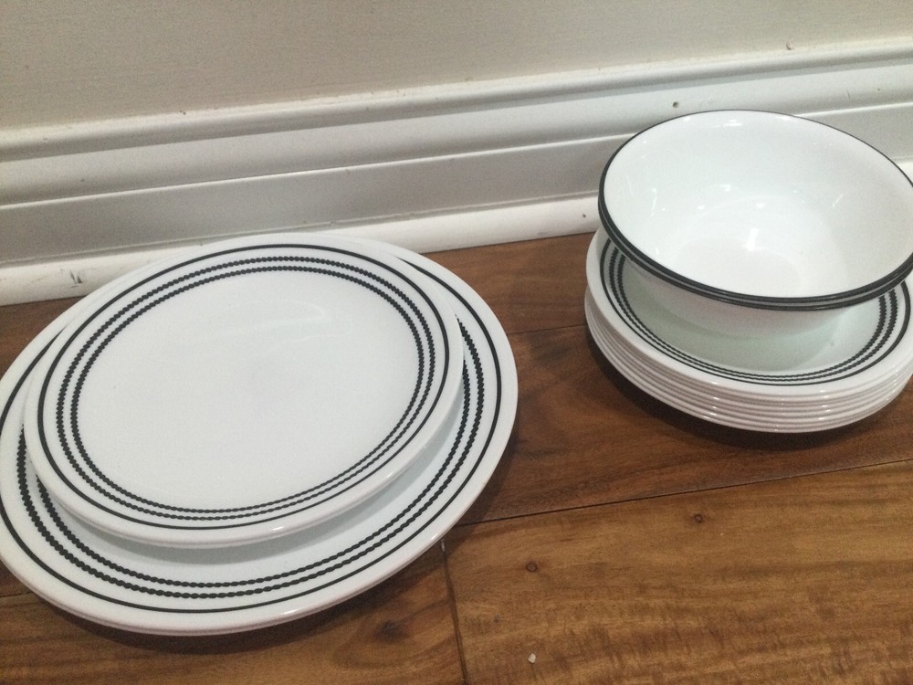 Corelle Vitrelle Brilliant Black Beads Dinnerware 8 Pieces 2 place settings