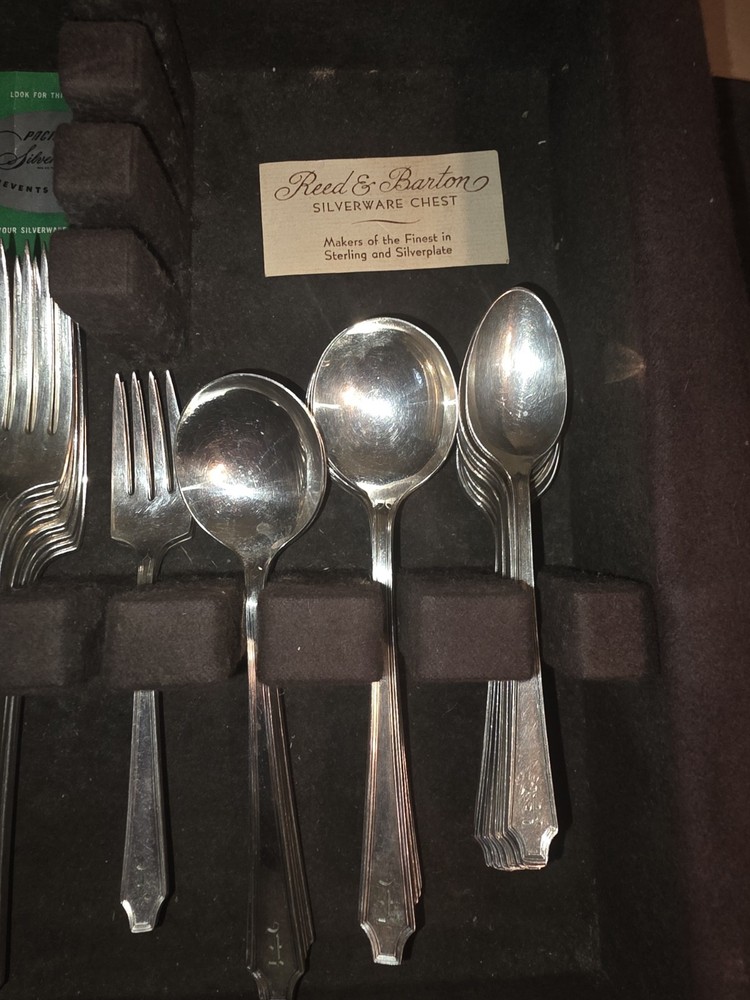 “1847 Rogers Bros Silverplate Flatware (85 pcs) + Reed & Barton Pacific Cloth
