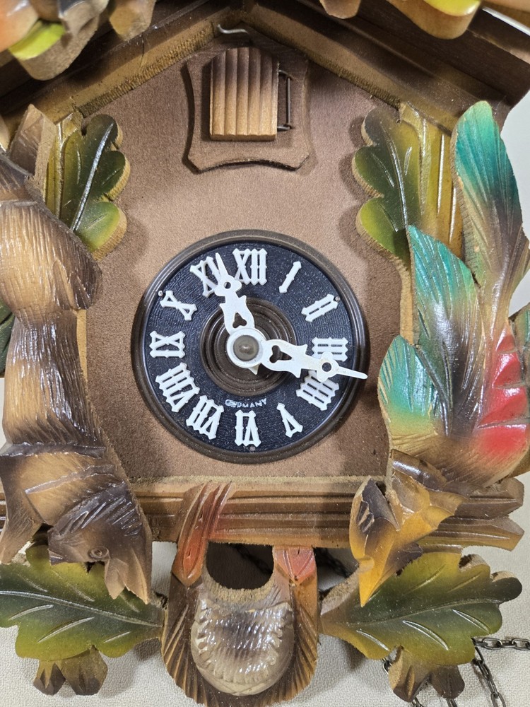 Vintage German Cuckoo Clock Hunting UNTESTED Missing 2 Pieces