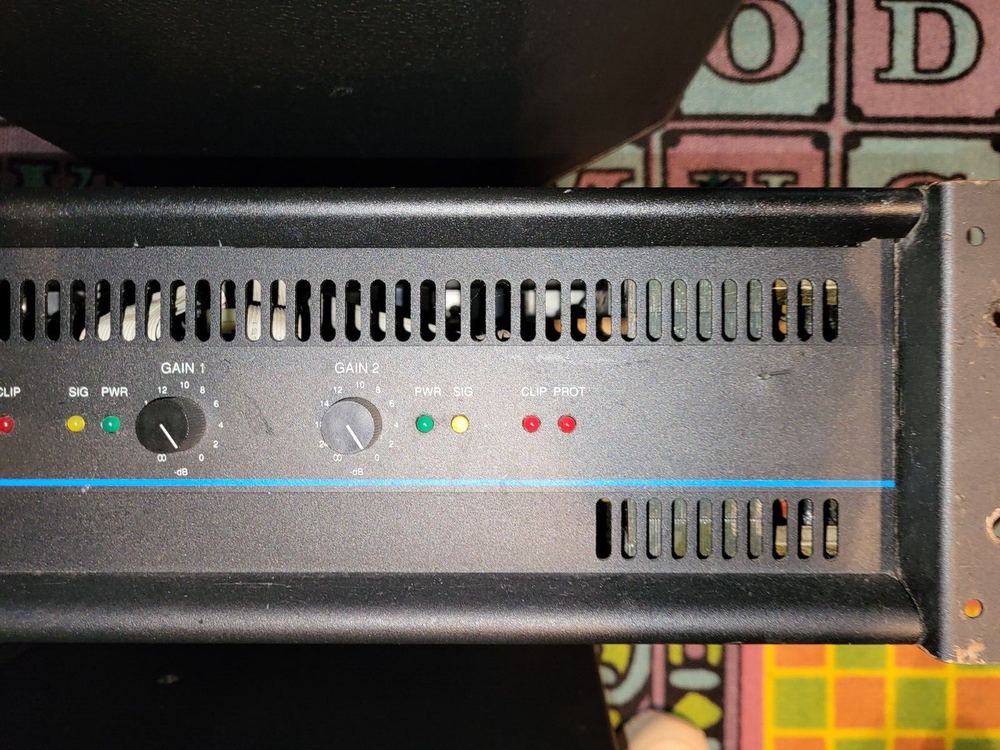 QSC MX 2000a Amp