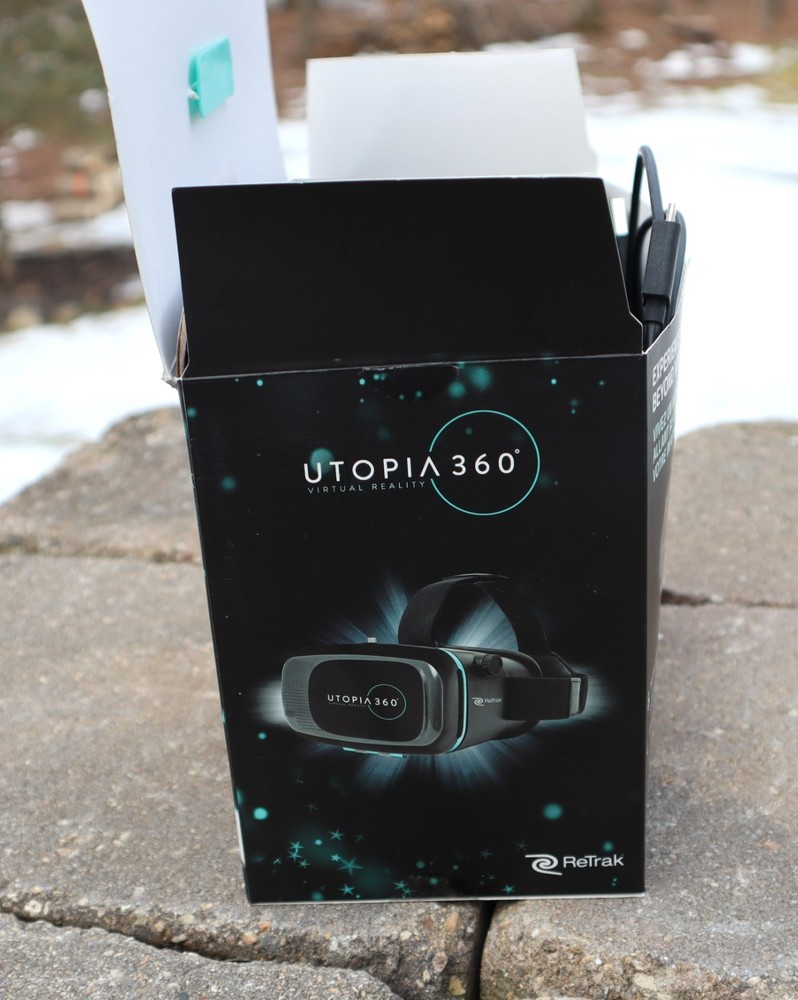 Utopia 360 Virtual Reality 3D Headset + Bluetooth Controller In Original Box