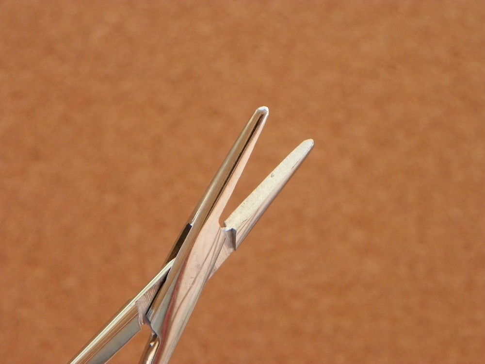 Smooth Jawed Hemostat 5"