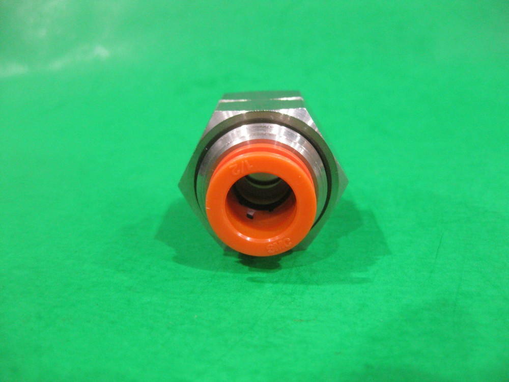 SMC Bulkhead Union 1/2 inch -- KQ2E13-00A -- Used