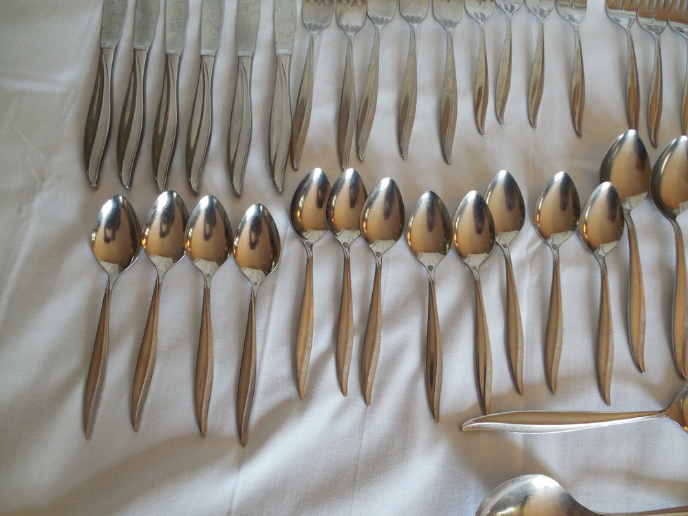 Oneida craft deluxe stainless flatware Textured 35 pcs