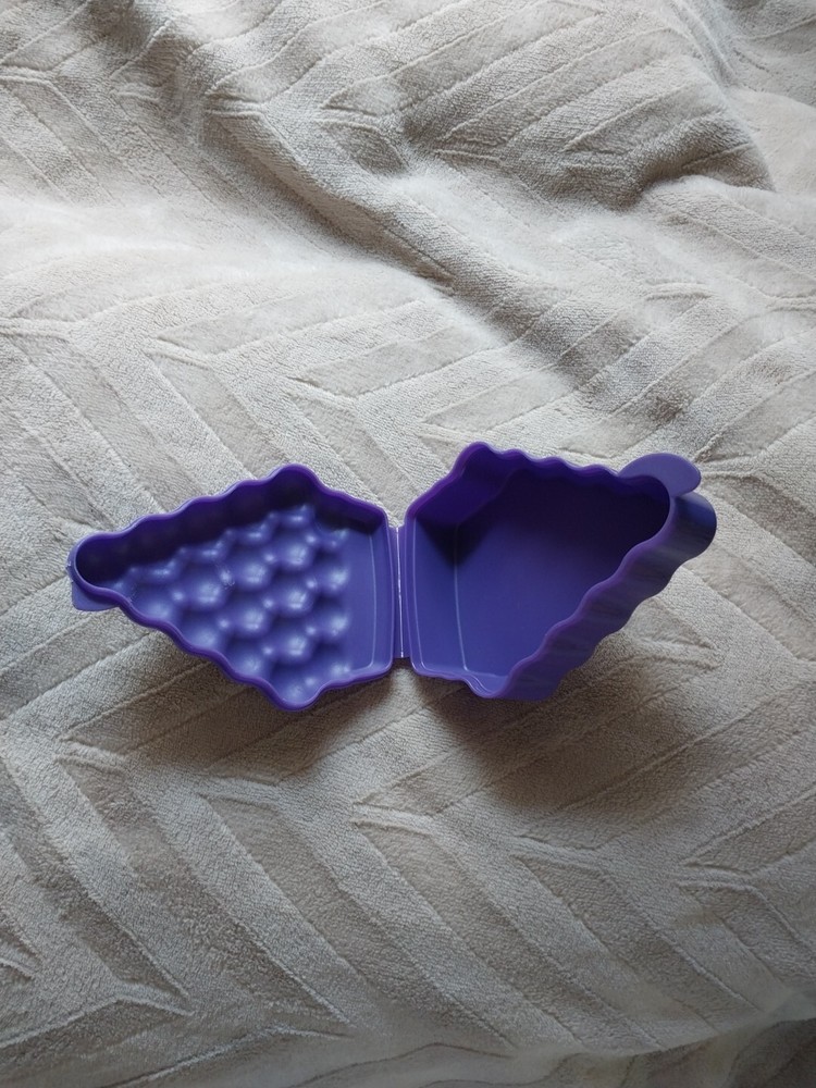 Tupperware Lunch Box Banana And Grape Containers (Set Of 2)