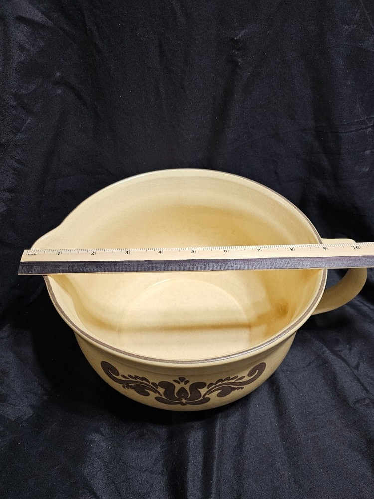 Vintage Pfaltzgraff Village Pattern Batter Bowl | 2.5 quart