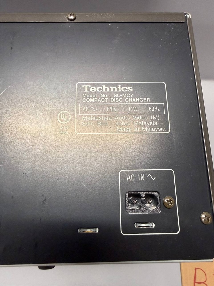 Technics SL-MC7 Compact Disc CD Changer Player w/ Remote – Works – Broken Corner
