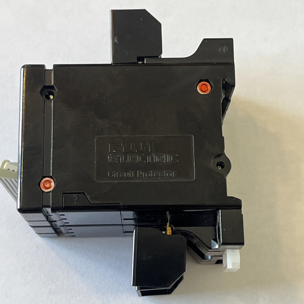 FUJI ELECTRIC CP32D-3A Double Pull Circuit Protector (NEW) open box Qty-1