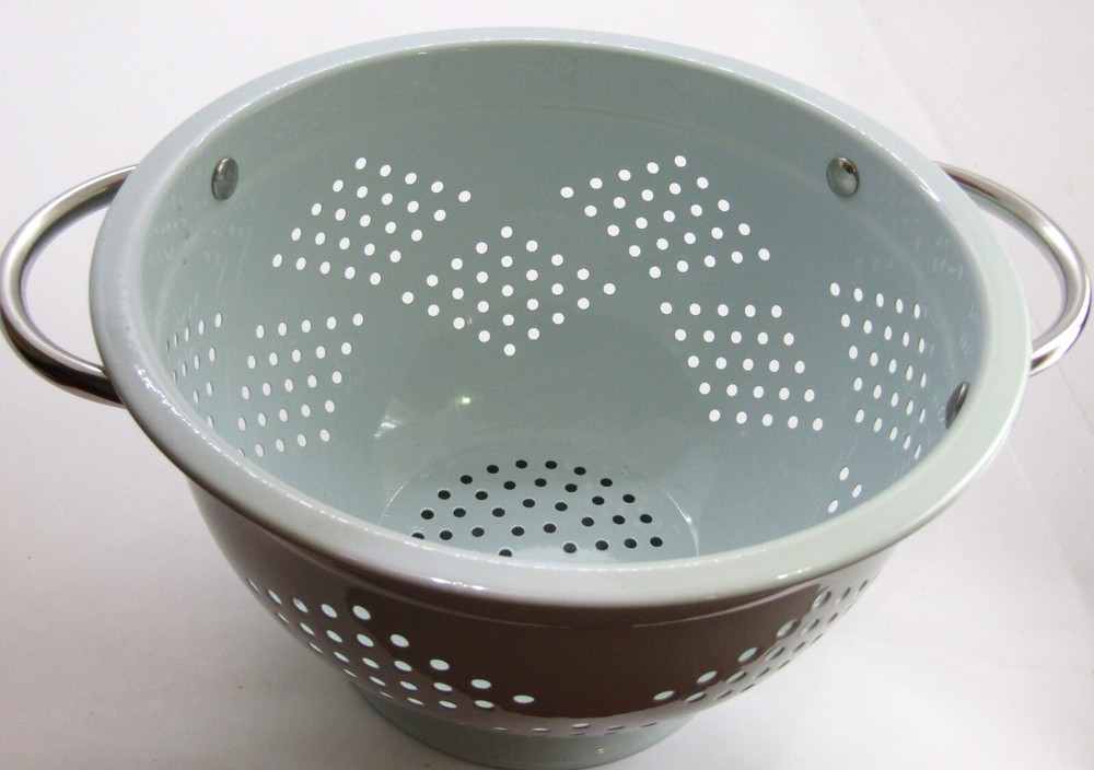 Light Blue 9" Metal Colander with Pedestal Base.