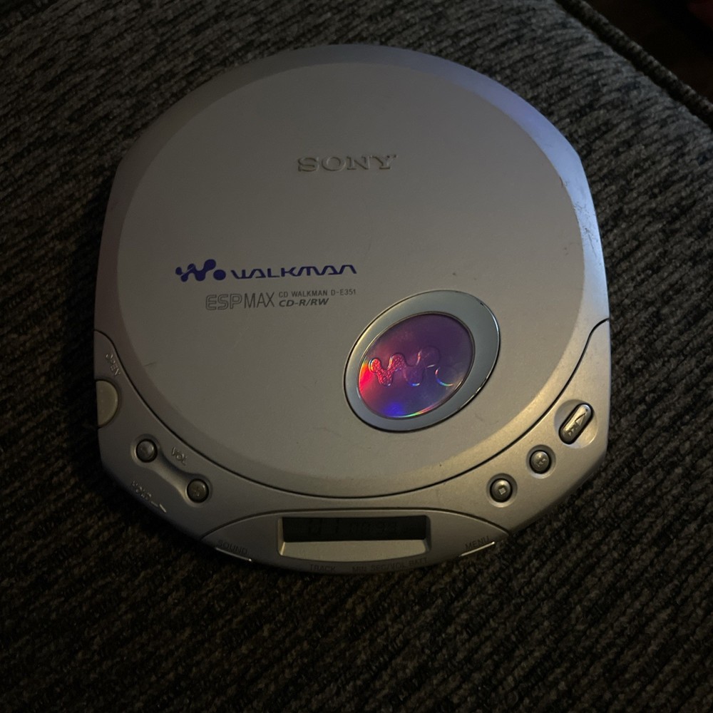 SONY Walkman D-E351 CD Player Tested Working