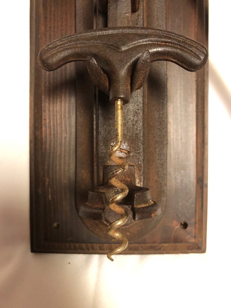 Mechanical Ratchet Cast Iron Wall Mount Corkscrew ~ WN49