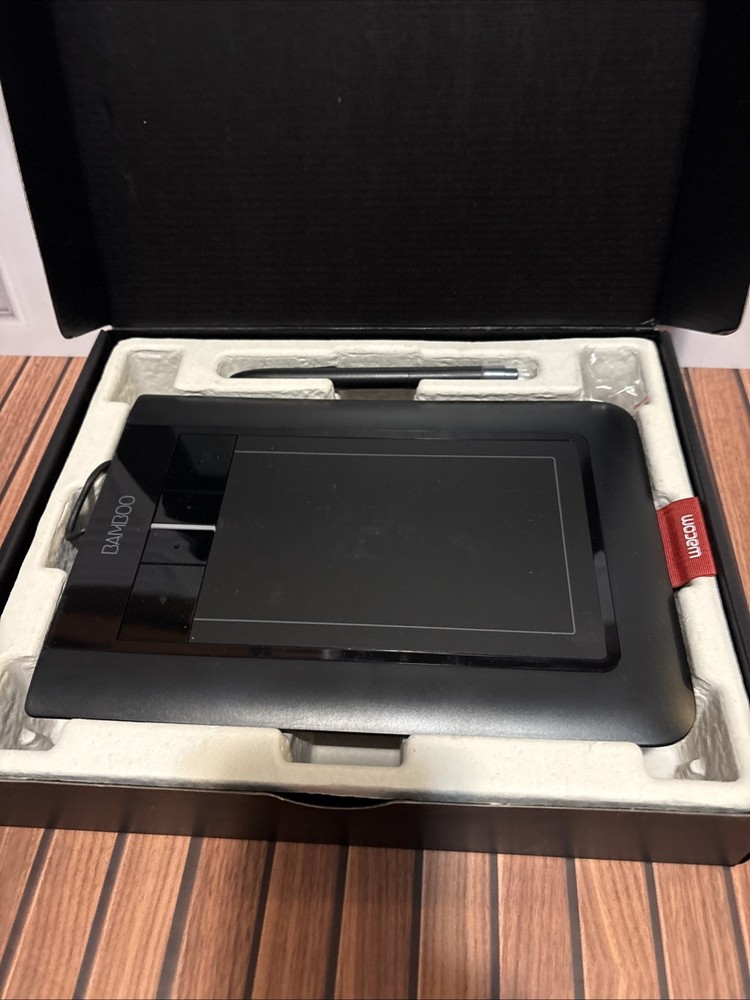 Wacom Bamboo Touch Tablet CTH-460 USB Graphic Design Drawing