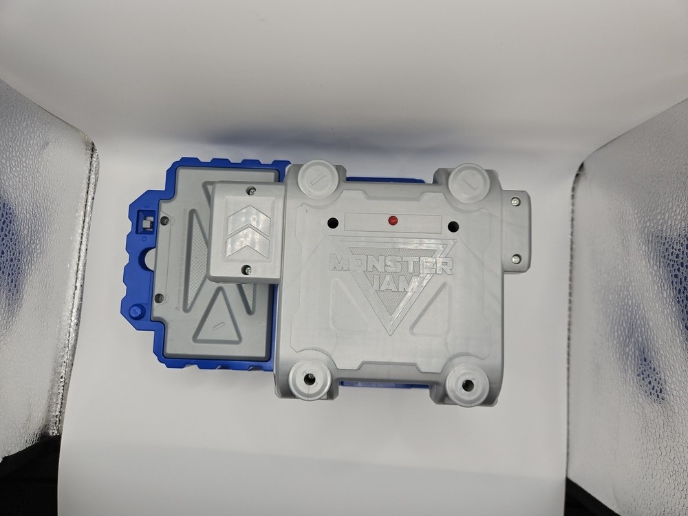 Spin Master Monster Jam Blue Silver Electronic Playset Base 58788 Launcher Works