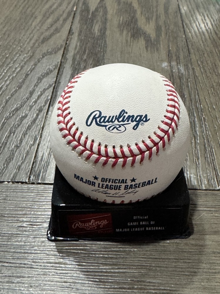 Martin Prado hand signed autographed ML Baseball Braves