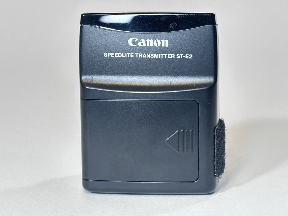 Canon Speedlite Transmitter ST-E2 Infrared Flash Controller w/ Case