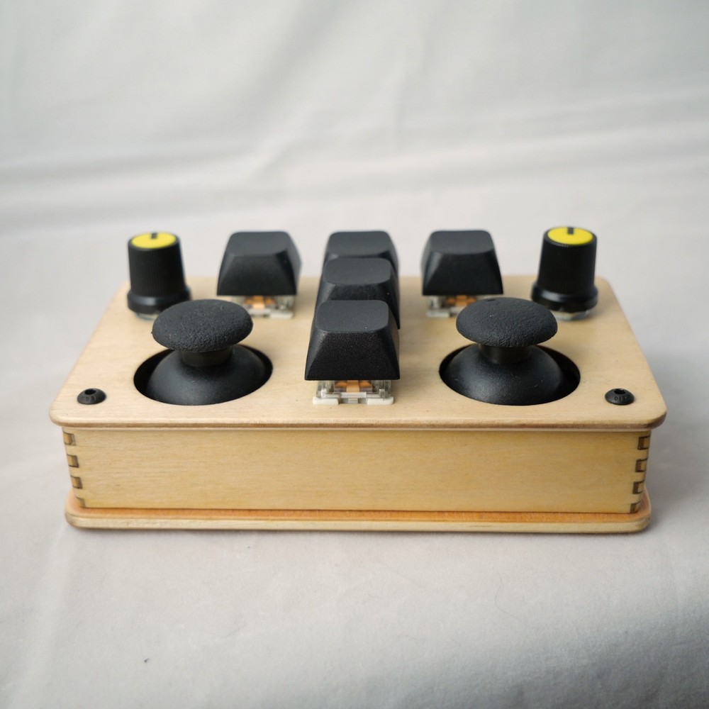 madMidi Wood Enclosed Wireless Midi Controller