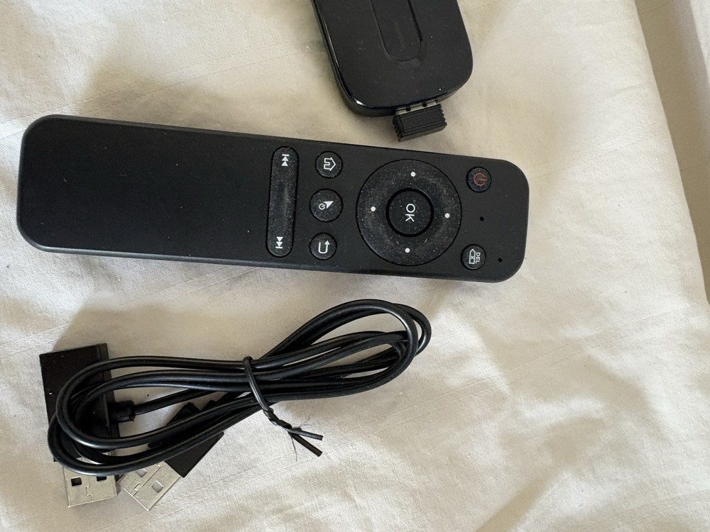 Ottocast Play2Video Ultra Wireless CarPlay Android Auto Adapter Open Box