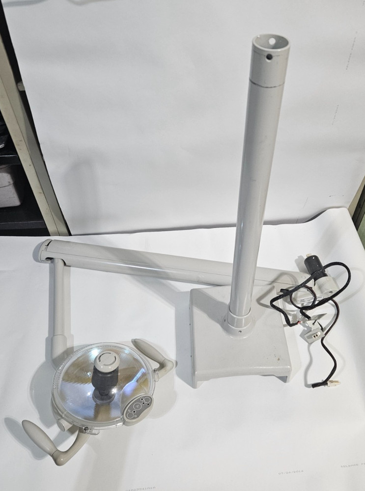 Midmark Dental Light Halogen 153638-001 -SEE DESCRIPTION
