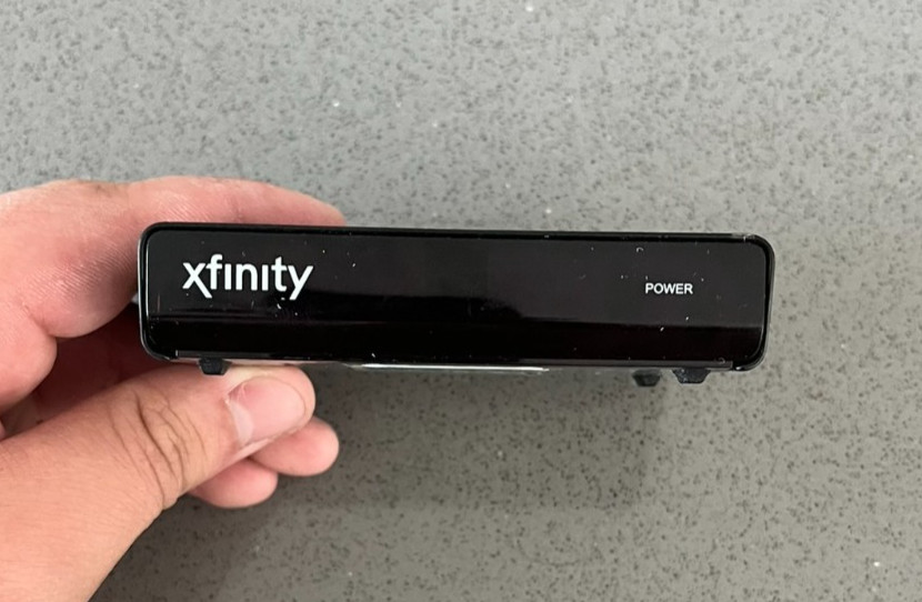 DCI105COM1 Xfinity Comcast Digital Transport Adapter