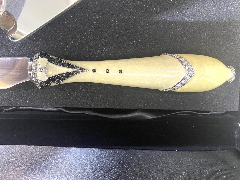 Dangling Jewel cake knife and server set