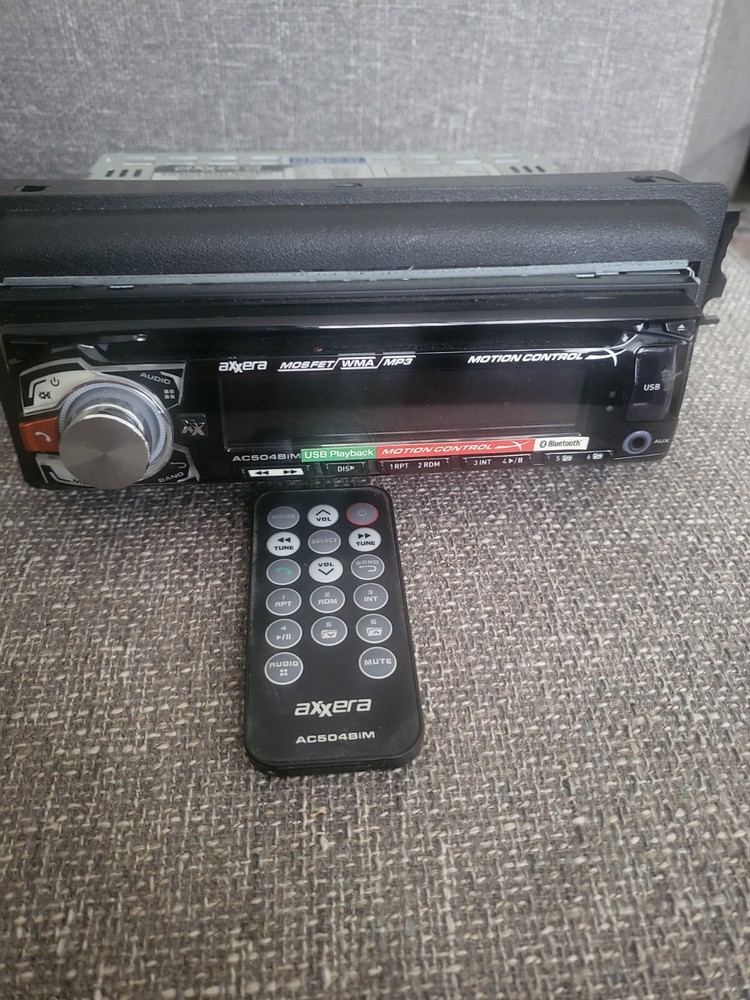 Car Stereo CD Player Axxera AC504BiM With Remote