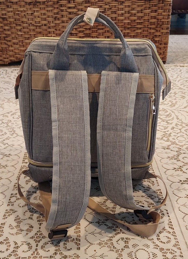 Momigo Breast Pump Backpack Bag Double layer Insulation USB Charging Grey Great!