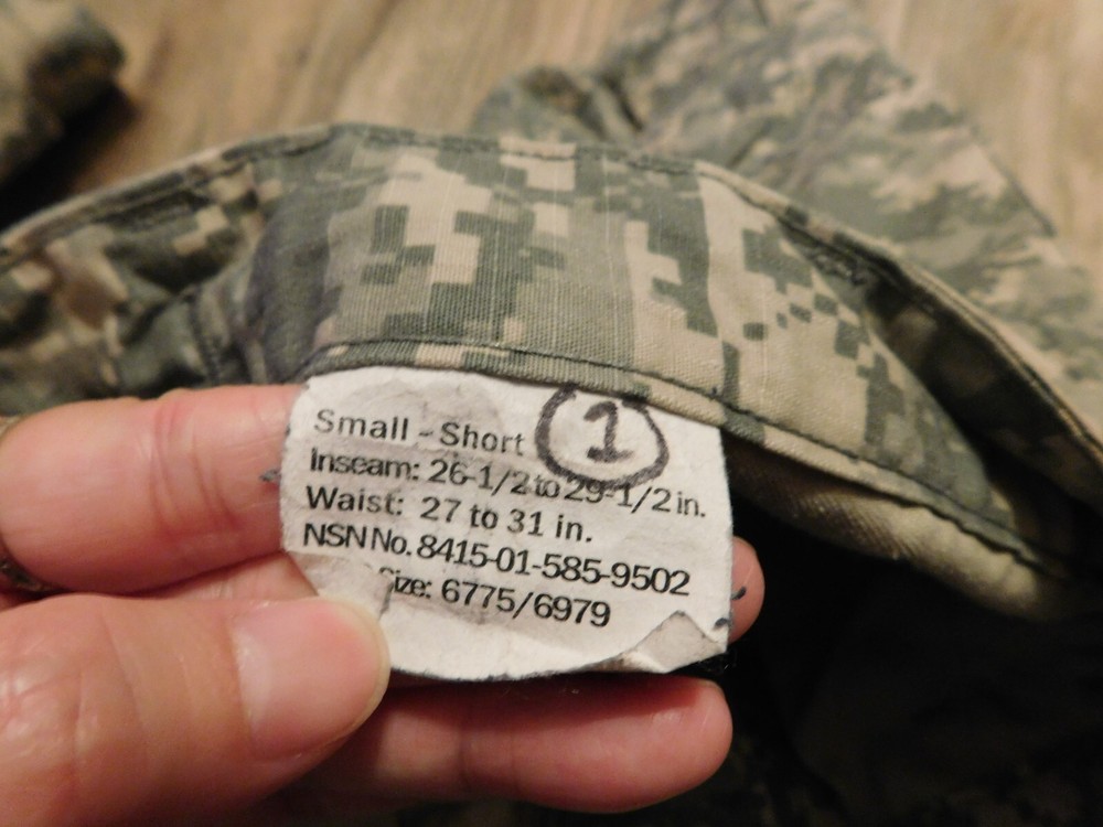 US ARMY ACU PANTS SIZE SMALL - SHORT