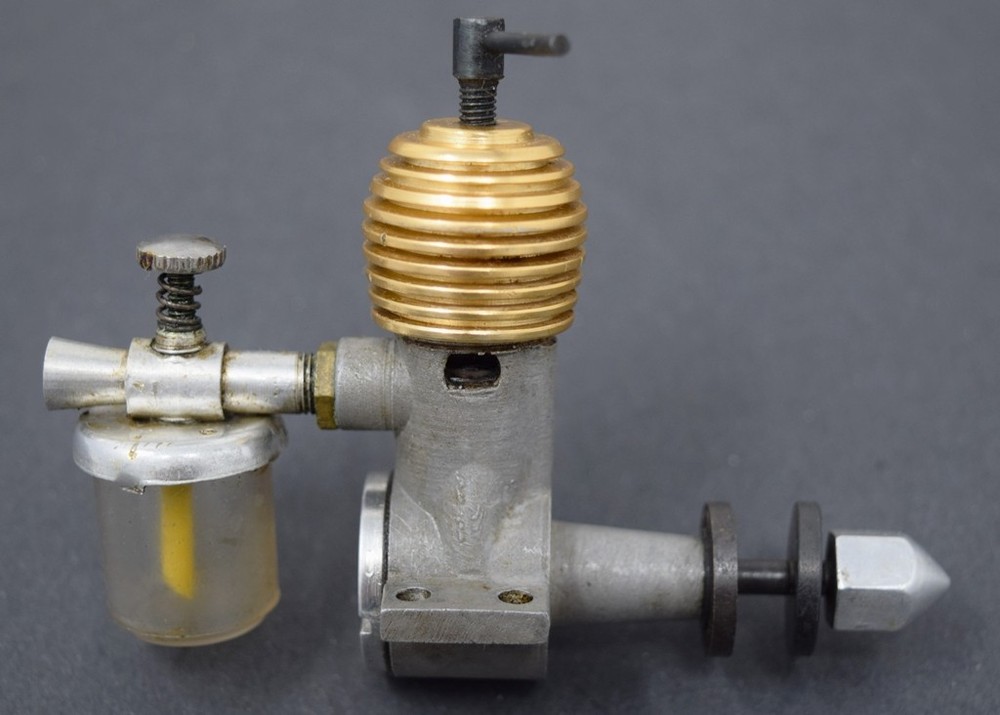 Vintage K Mills 100 Diesel Model Airplane Engine